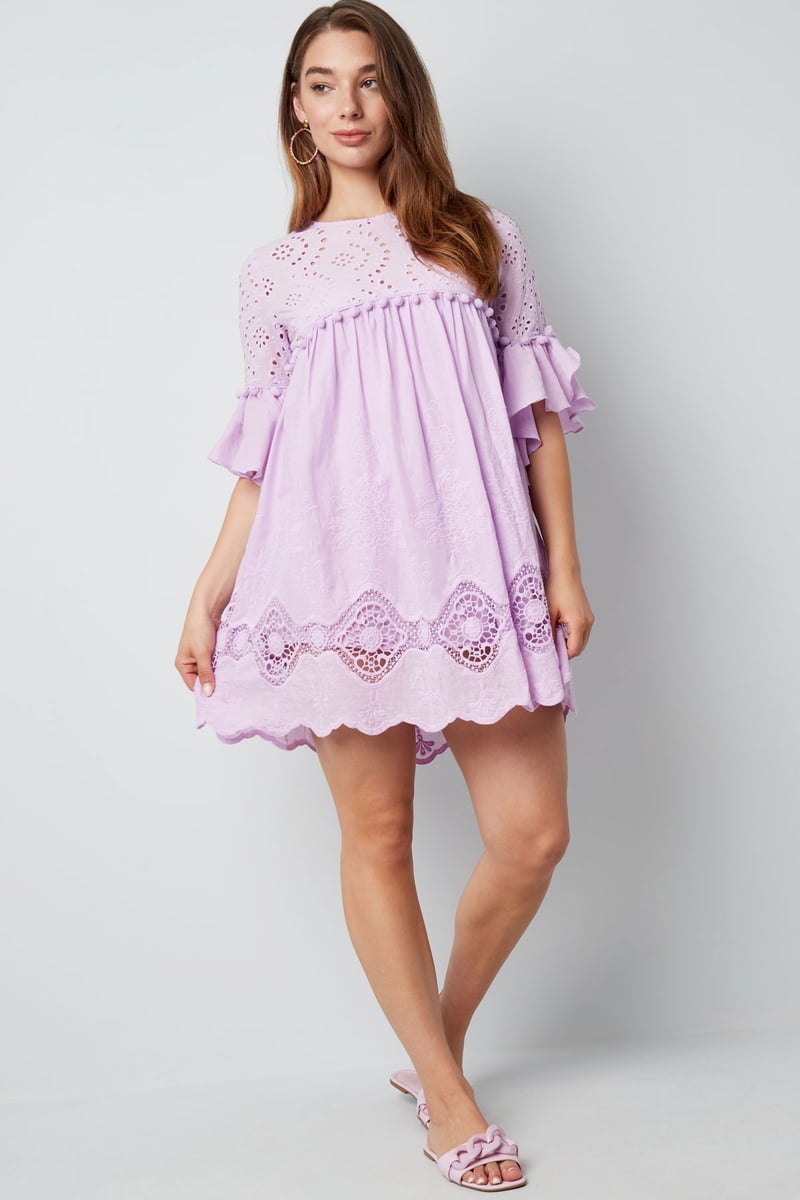 Dress embroidered details white