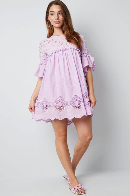 Dress embroidered details white