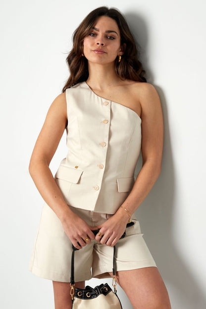 Off shoulder waistcoat