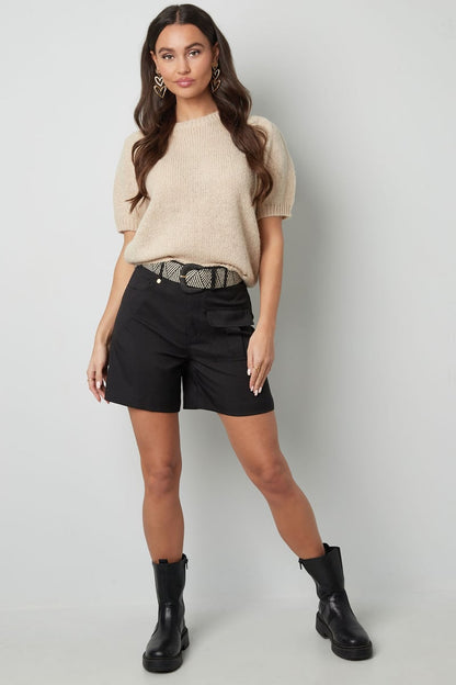 Basic shirt with puffed sleeves