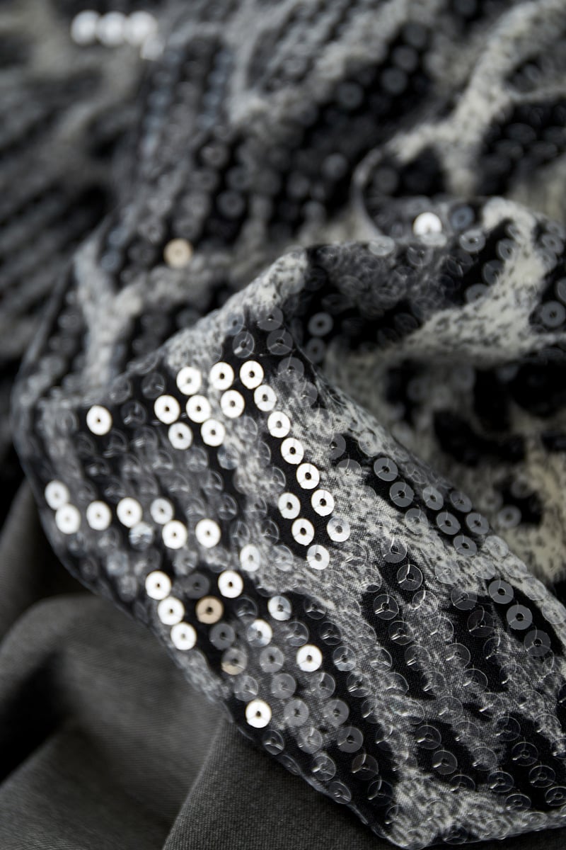 Blazer with leopard print glitter sleeve - gray