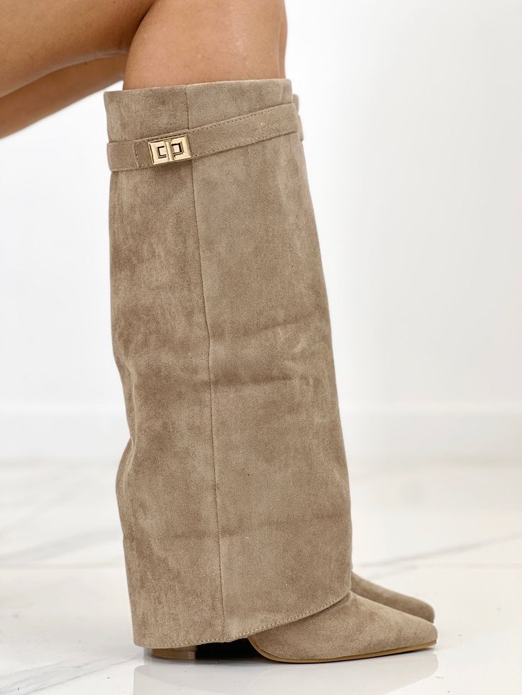 Beige Laarzen Met Gespje